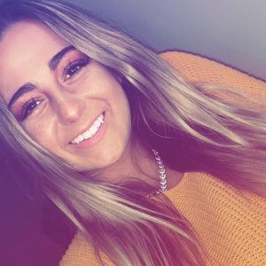 Meet your Posher, Olivia